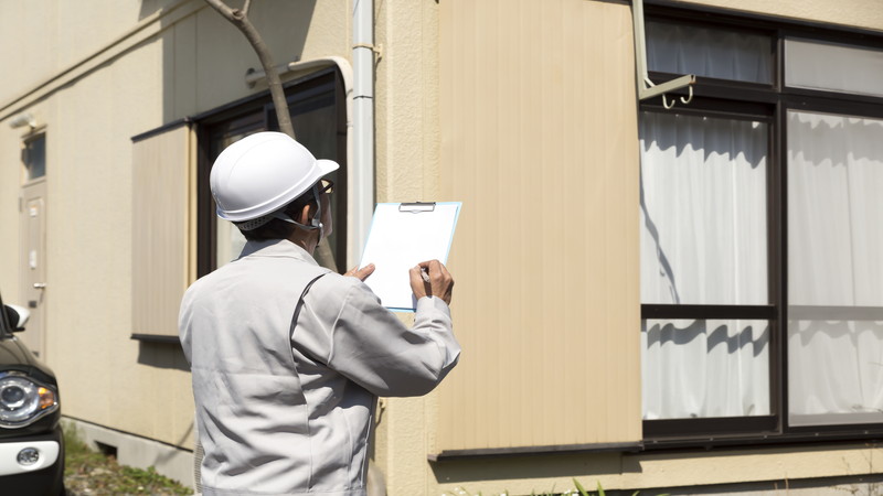 幅広い現場に対応している業者に屋根塗装を依頼するべき理由